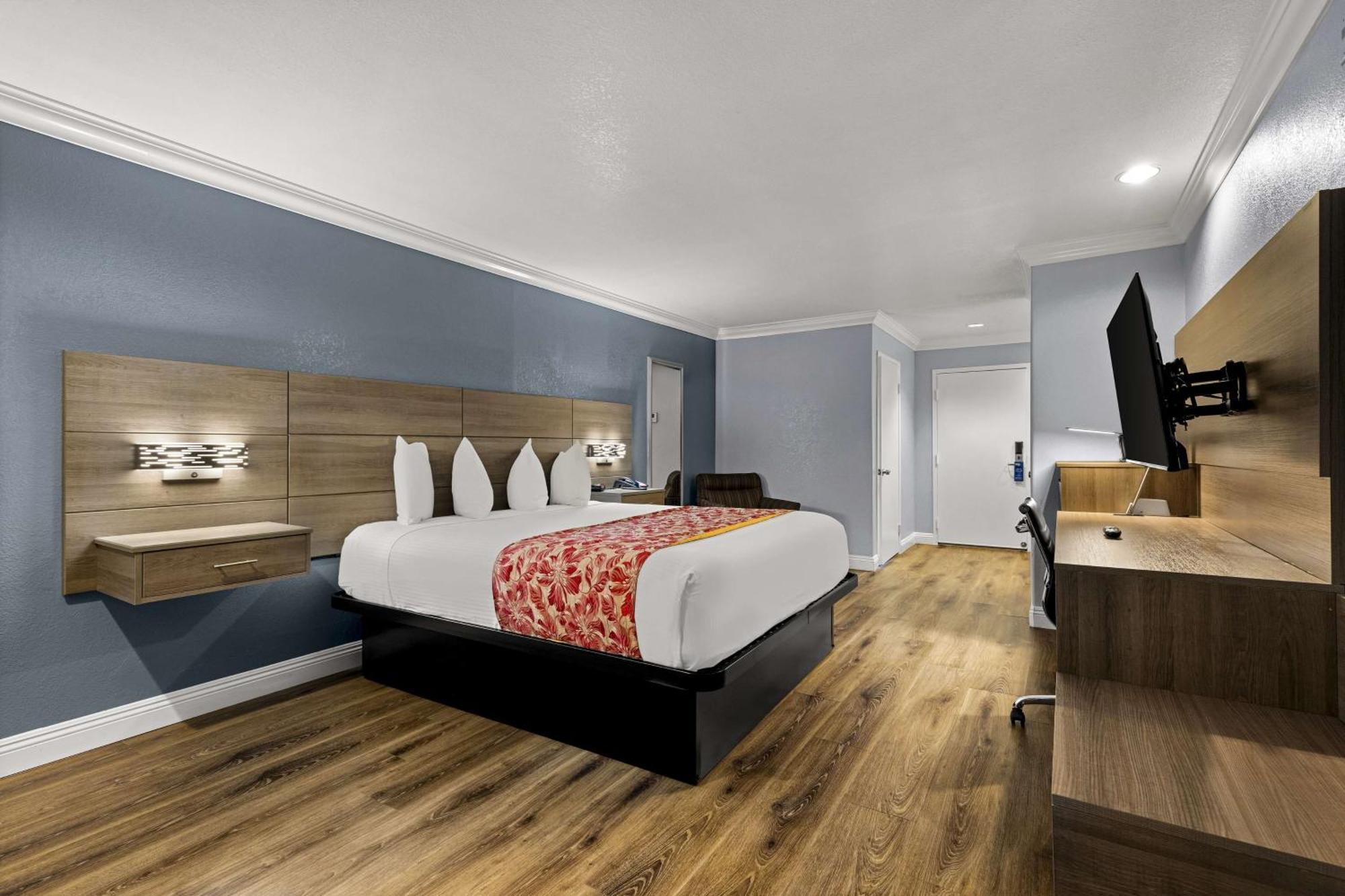 Best Western Moreno Hotel & Suites Moreno Valley Bagian luar foto